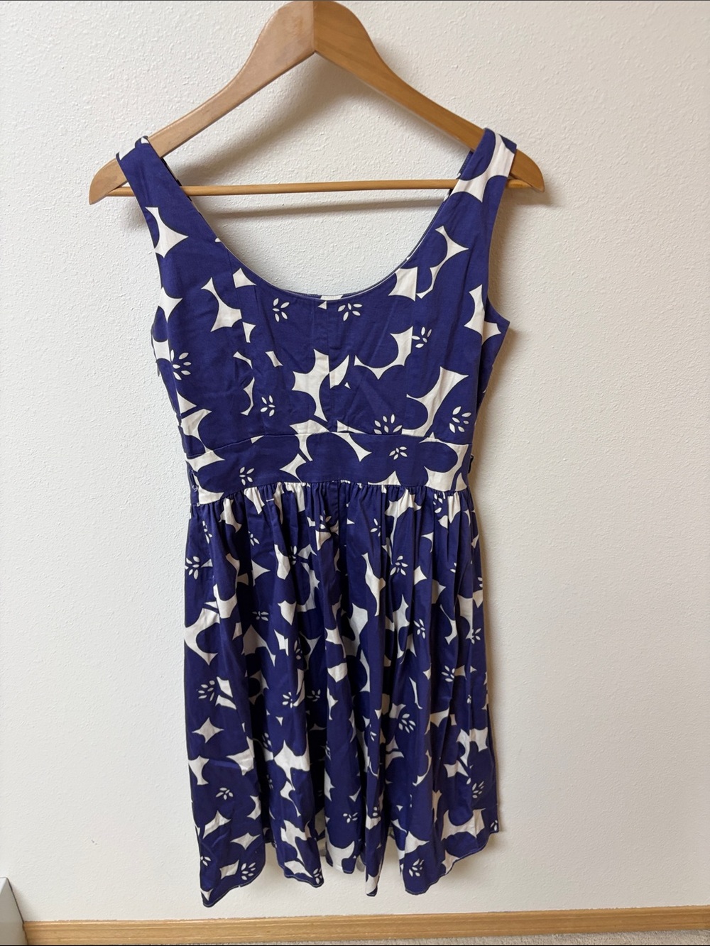 Boden Blue and White Floral Sleeveless Women's Dress size 4L - Picture 3 of 3